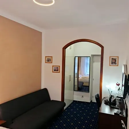 Gasthuis Grand Vltavin 3*
