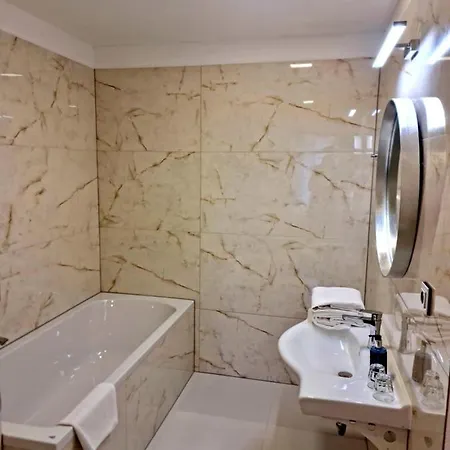 Gasthuis Grand Vltavin 3*
